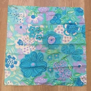 1960’s Vera Neuman 100% Silk, Made in USA 🇺🇸